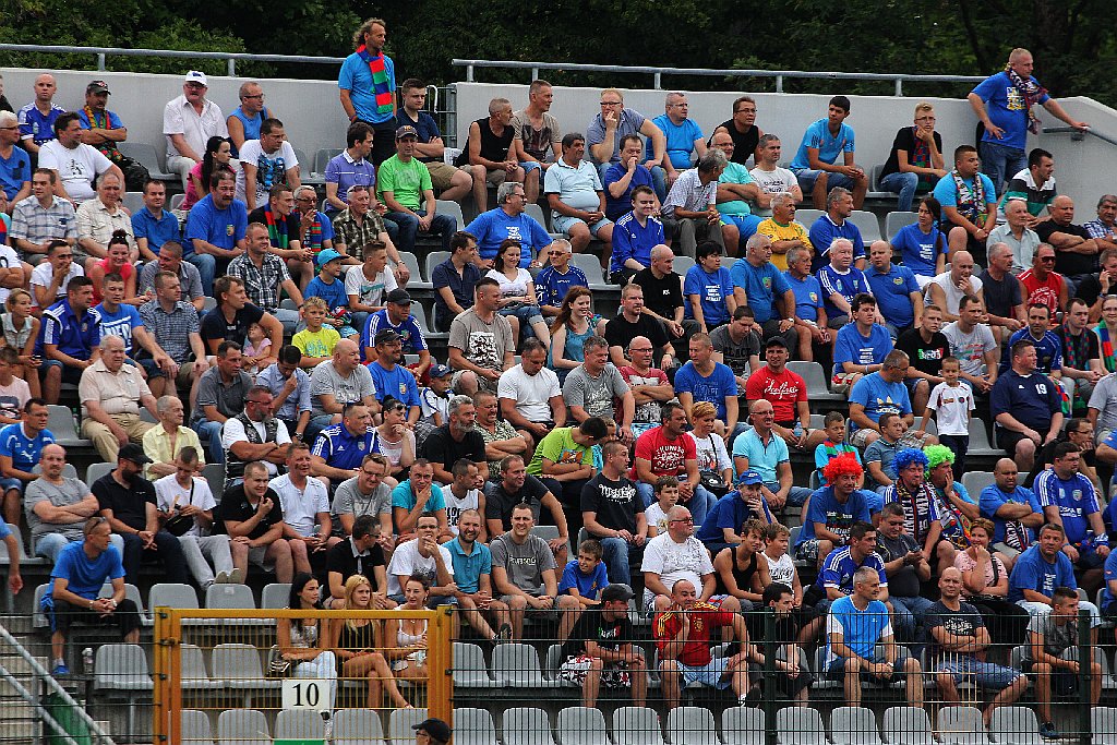 Derby dla Chrobrego. Miedź słaba i bezradna
