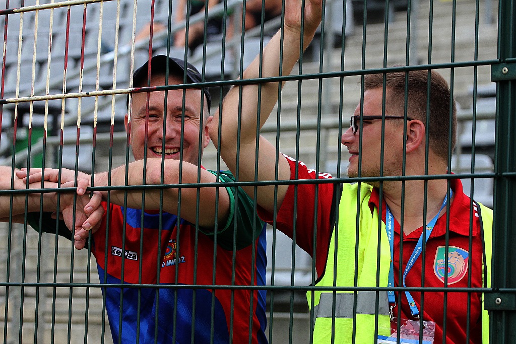 Derby dla Chrobrego. Miedź słaba i bezradna
