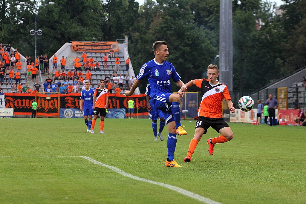 Derby dla Chrobrego. Miedź słaba i bezradna
