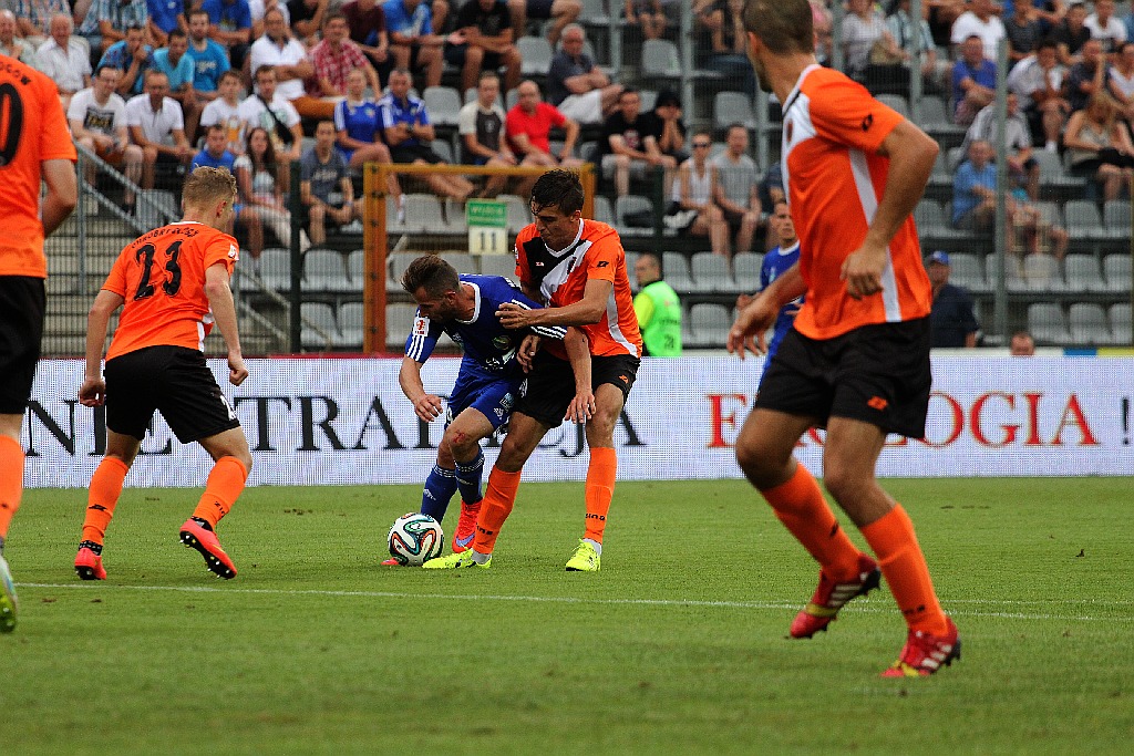 Derby dla Chrobrego. Miedź słaba i bezradna
