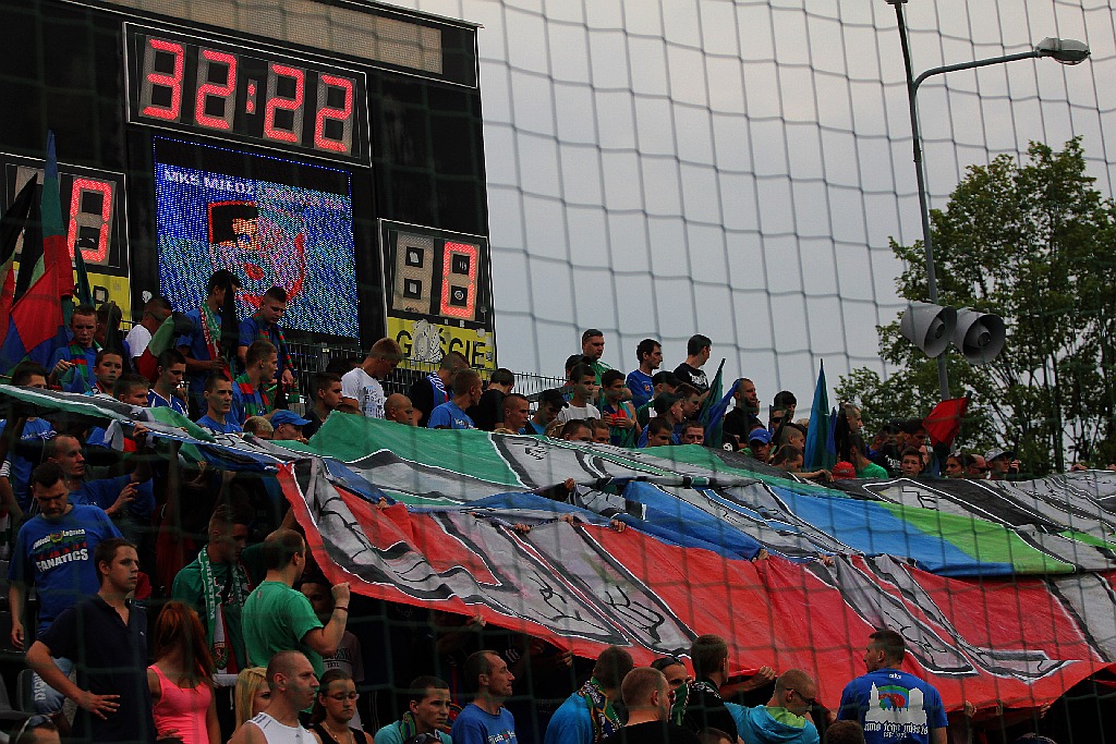 Derby dla Chrobrego. Miedź słaba i bezradna
