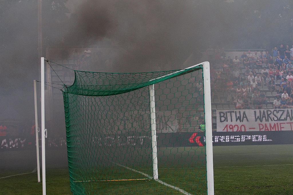 Derby dla Chrobrego. Miedź słaba i bezradna
