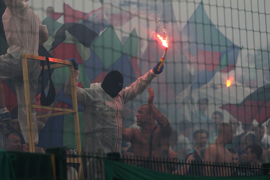 Derby dla Chrobrego. Miedź słaba i bezradna
