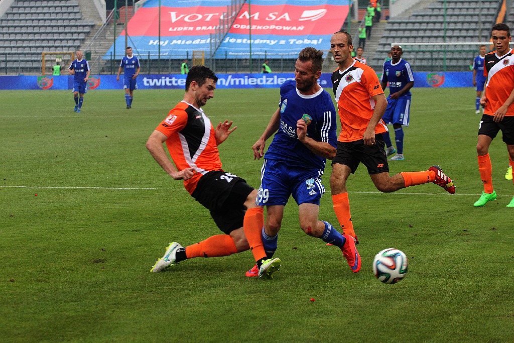 Derby dla Chrobrego. Miedź słaba i bezradna
