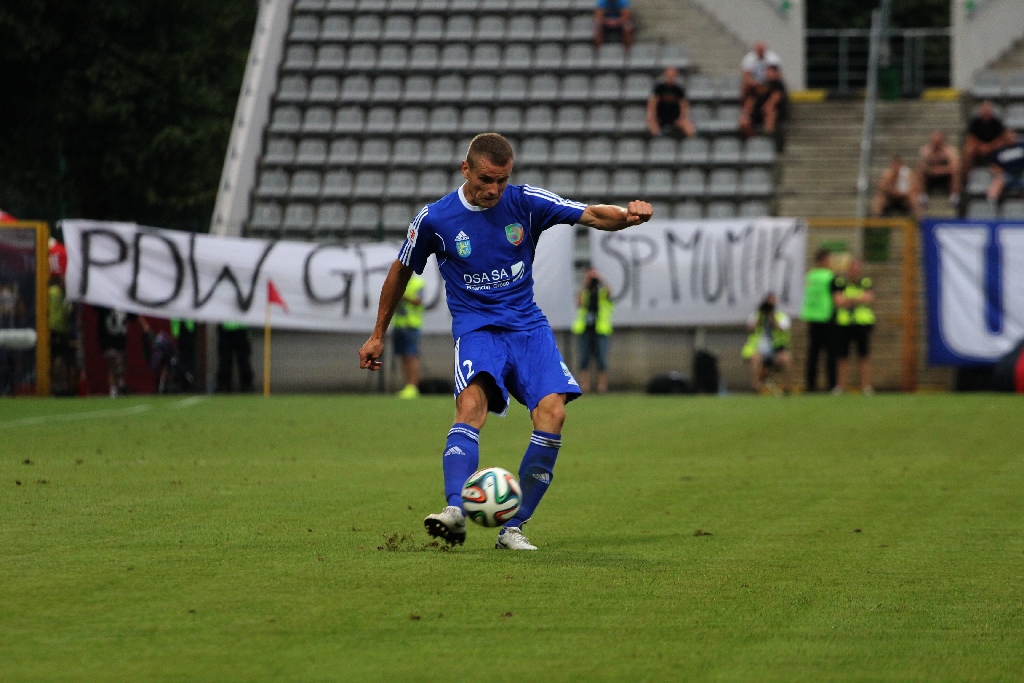 Derby dla Chrobrego. Miedź słaba i bezradna
