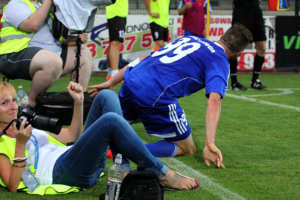 Derby dla Chrobrego. Miedź słaba i bezradna
