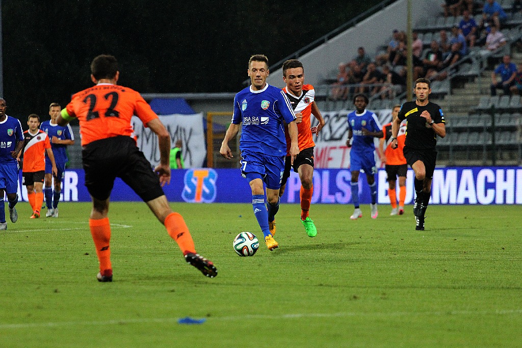 Derby dla Chrobrego. Miedź słaba i bezradna
