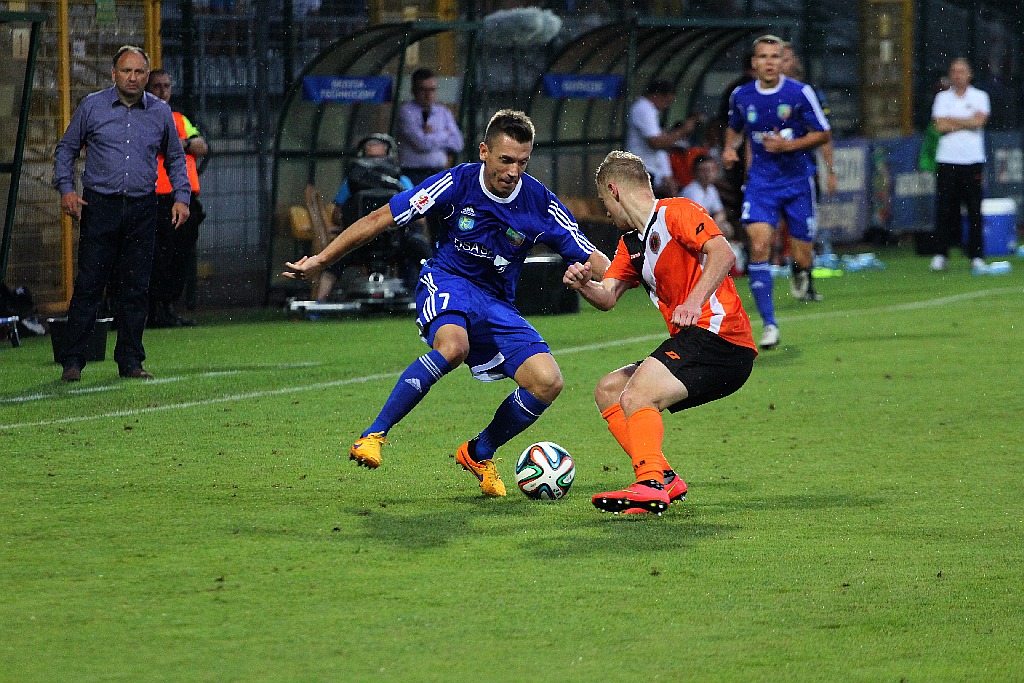 Derby dla Chrobrego. Miedź słaba i bezradna
