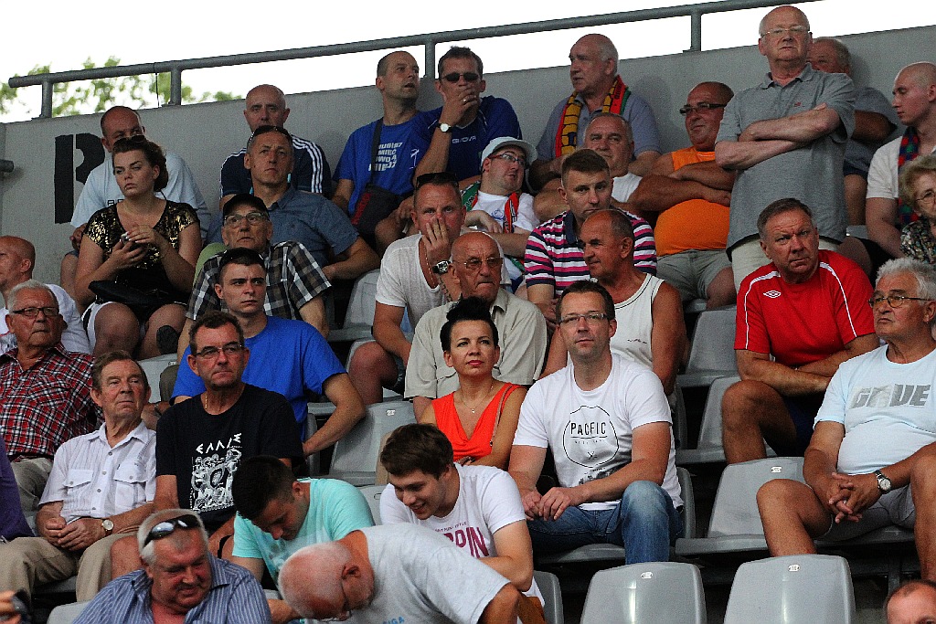 Derby dla Chrobrego. Miedź słaba i bezradna
