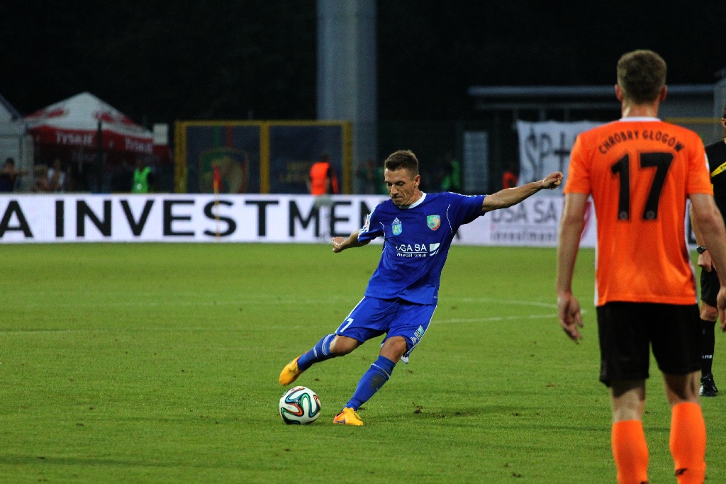 Derby dla Chrobrego. Miedź słaba i bezradna
