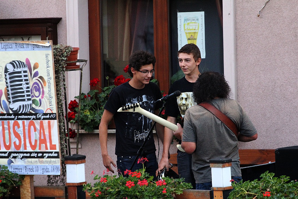 Elektrycznie, akustycznie i z przygodami w Rynku 10