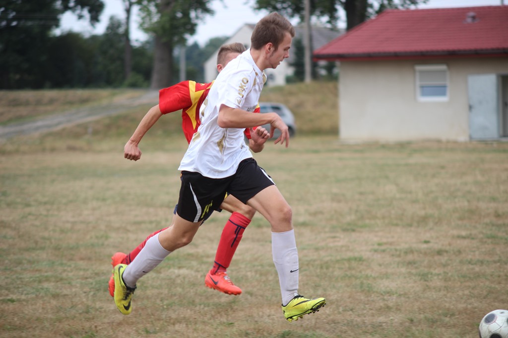 Klasa B: Iskra Niedźwiedzice - Iskra II Kochlice 1:9