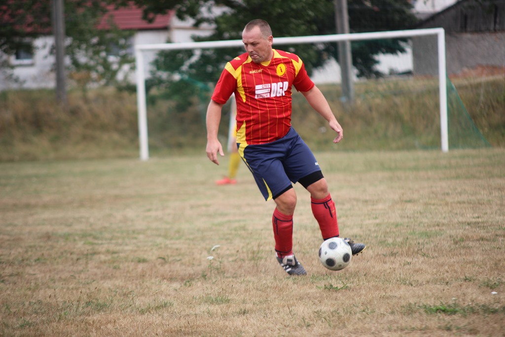 Klasa B: Iskra Niedźwiedzice - Iskra II Kochlice 1:9