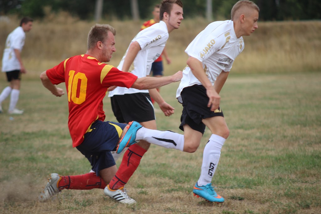 Klasa B: Iskra Niedźwiedzice - Iskra II Kochlice 1:9