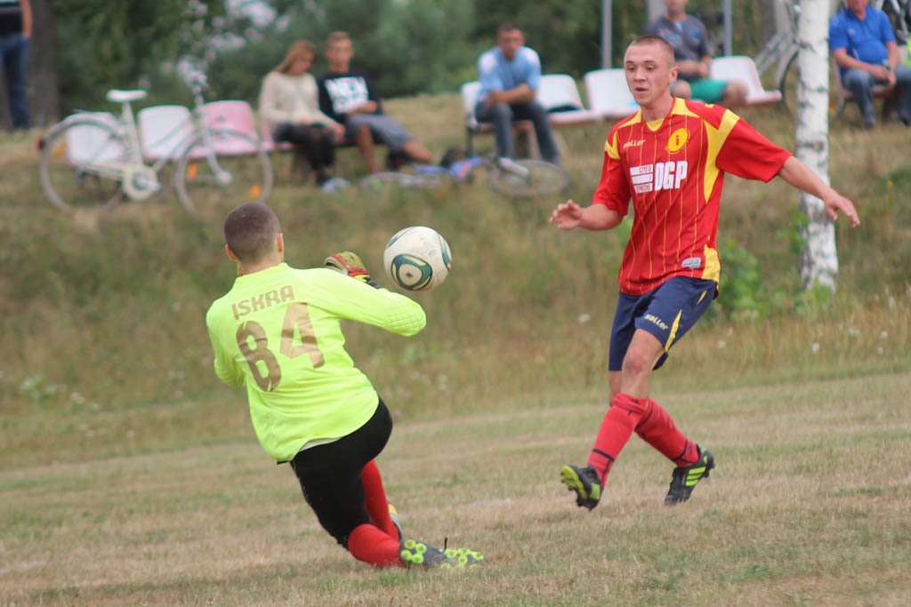Klasa B: Iskra Niedźwiedzice - Iskra II Kochlice 1:9