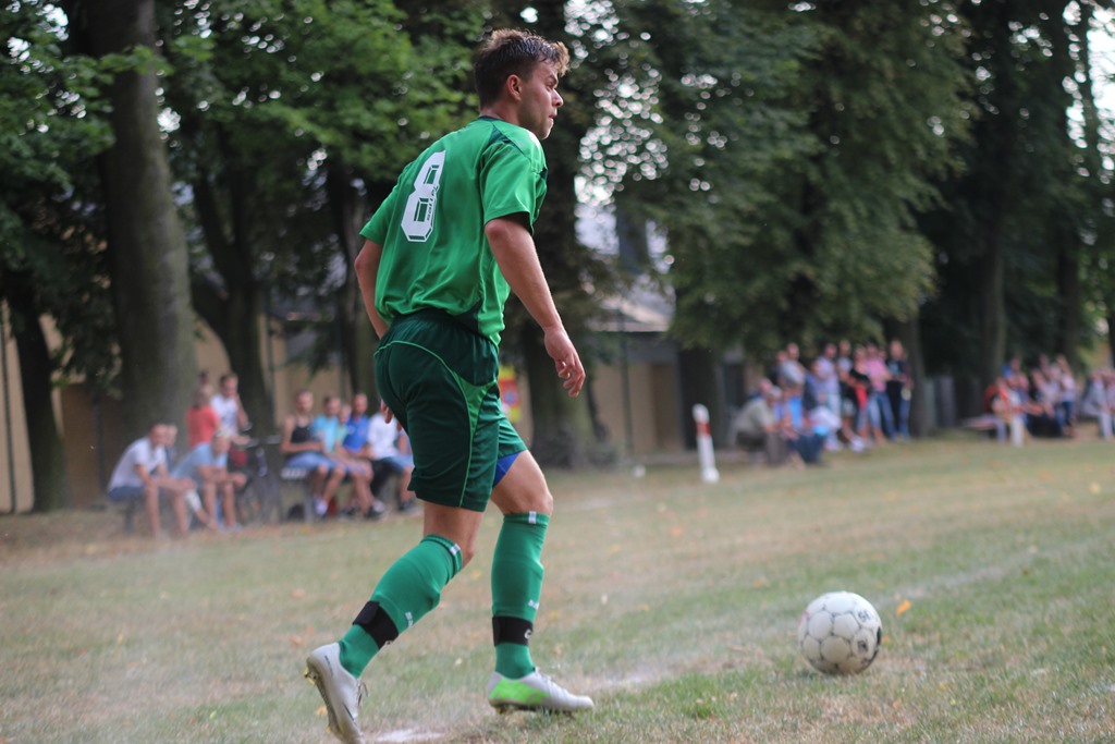 Klasa A: KS Legnickie Pole - Zjednoczeni Snowidza 2:1
