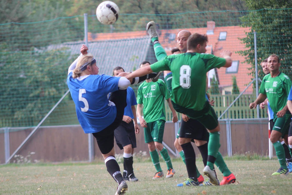 Klasa A: KS Legnickie Pole - Zjednoczeni Snowidza 2:1