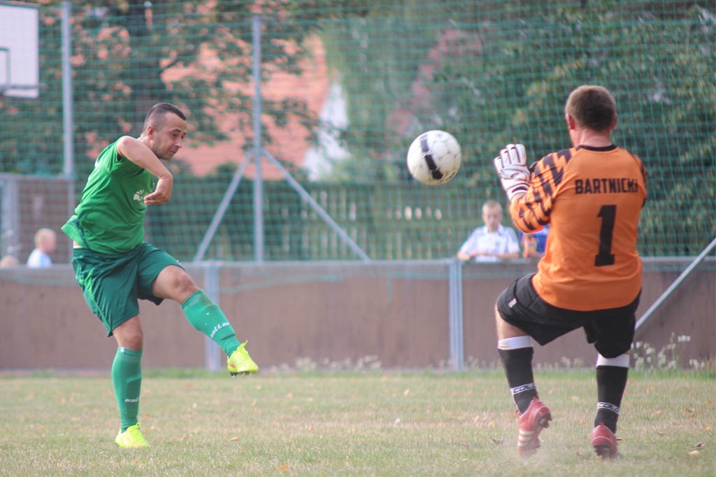 Klasa A: KS Legnickie Pole - Zjednoczeni Snowidza 2:1
