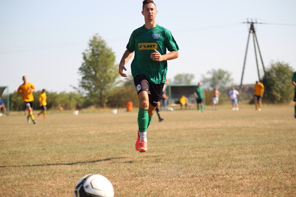 Klasa A: Mewa Kunice - Czarni Dziewin 4:4 (1:3)