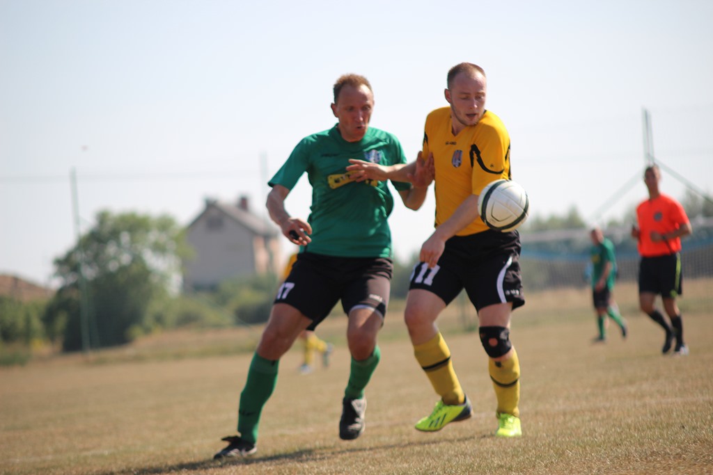 Klasa A: Mewa Kunice - Czarni Dziewin 4:4 (1:3)