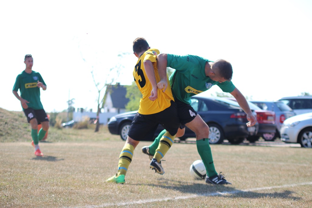 Klasa A: Mewa Kunice - Czarni Dziewin 4:4 (1:3)