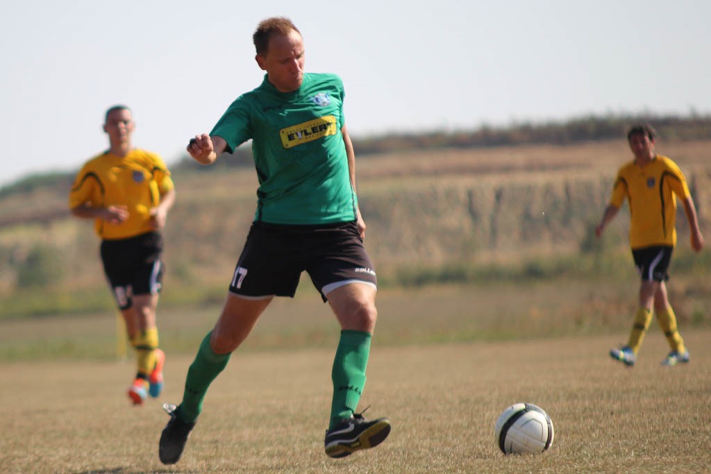 Klasa A: Mewa Kunice - Czarni Dziewin 4:4 (1:3)