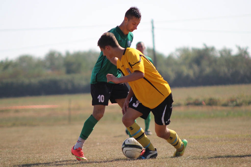 Klasa A: Mewa Kunice - Czarni Dziewin 4:4 (1:3)