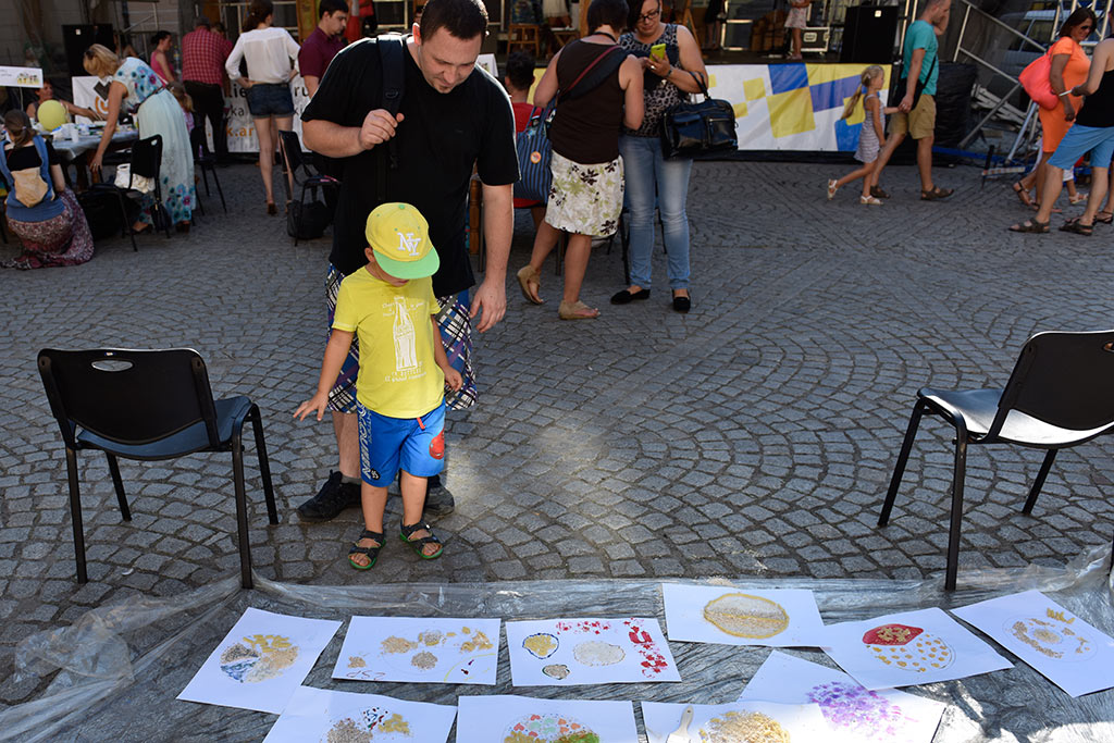 Familiada na dziedzińcu Akademii Rycerskiej na pożegnanie wakacji
