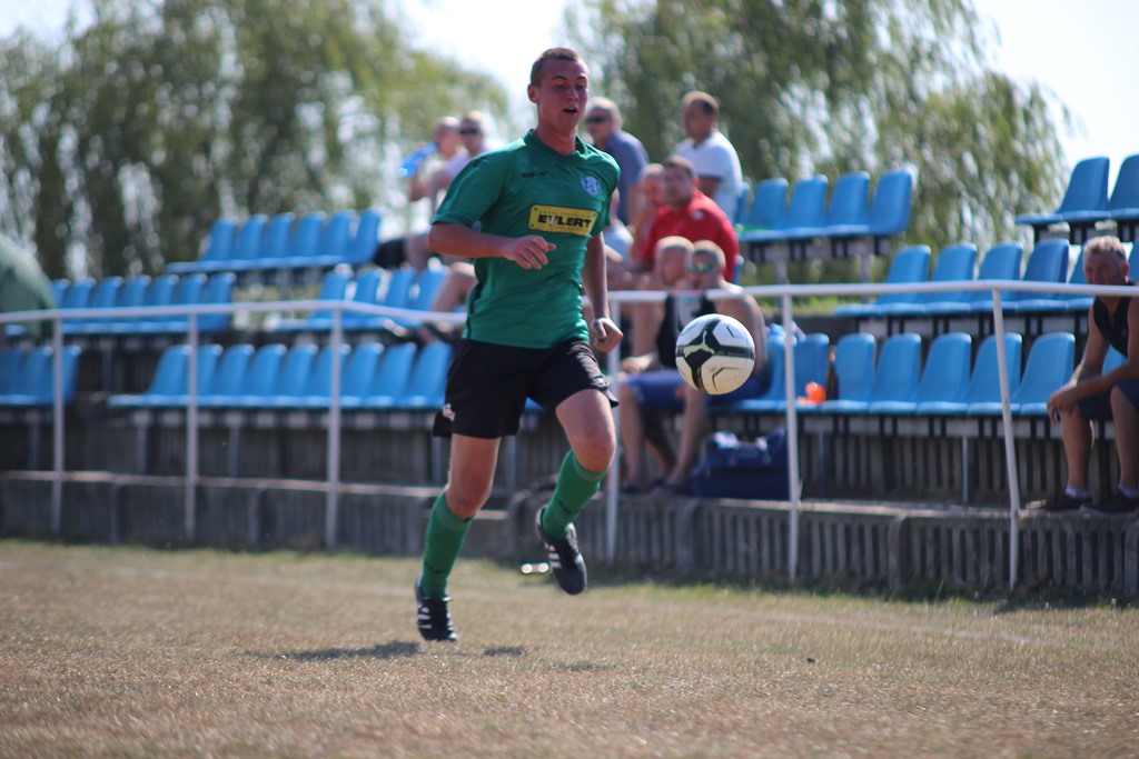 Klasa A: Mewa Kunice - Czarni Dziewin 4:4 (1:3)