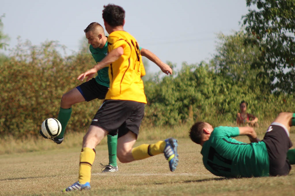 Klasa A: Mewa Kunice - Czarni Dziewin 4:4 (1:3)