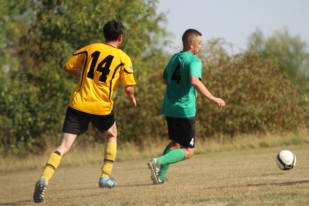Klasa A: Mewa Kunice - Czarni Dziewin 4:4 (1:3)
