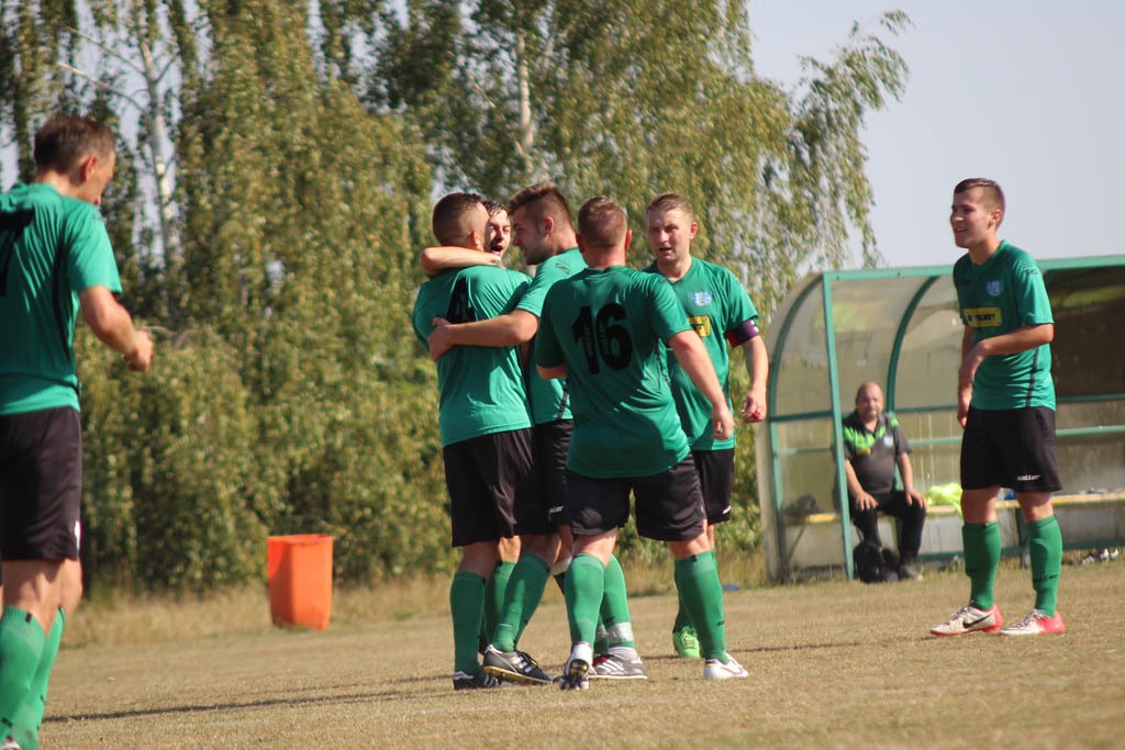 Klasa A: Mewa Kunice - Czarni Dziewin 4:4 (1:3)