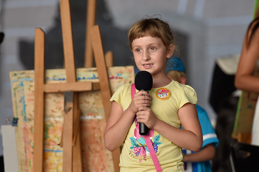 Familiada na dziedzińcu Akademii Rycerskiej na pożegnanie wakacji
