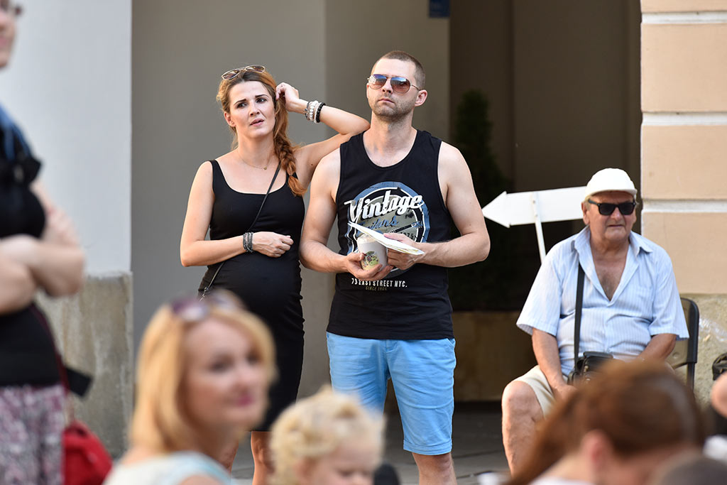 Familiada na dziedzińcu Akademii Rycerskiej na pożegnanie wakacji
