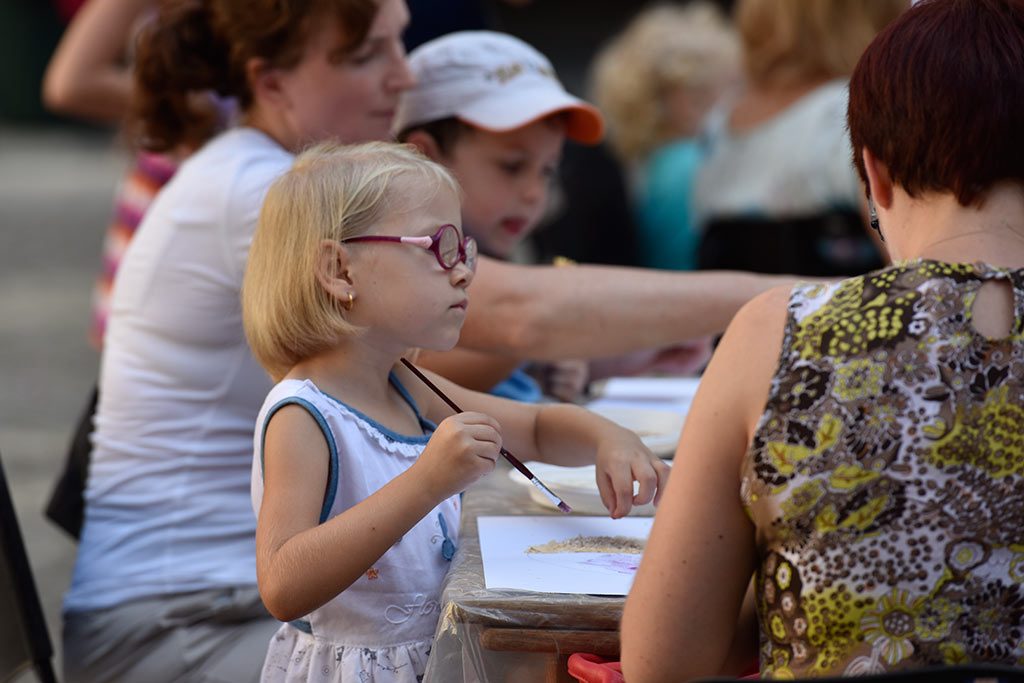 Familiada na dziedzińcu Akademii Rycerskiej na pożegnanie wakacji
