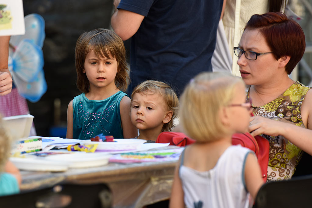 Familiada na dziedzińcu Akademii Rycerskiej na pożegnanie wakacji
