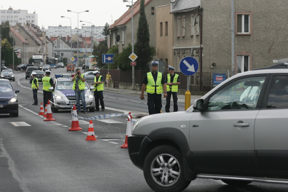 Potrącenie pieszego na ulicy Wrocławskiej przez motocyklistę