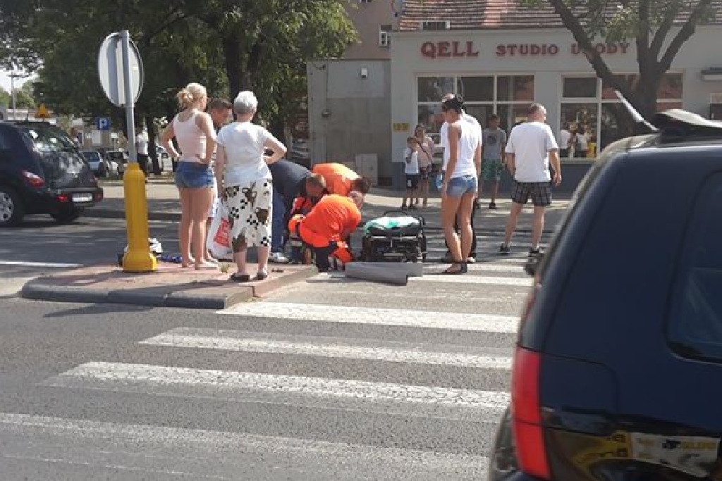 Potrącenie pieszego na ulicy Wrocławskiej przez motocyklistę