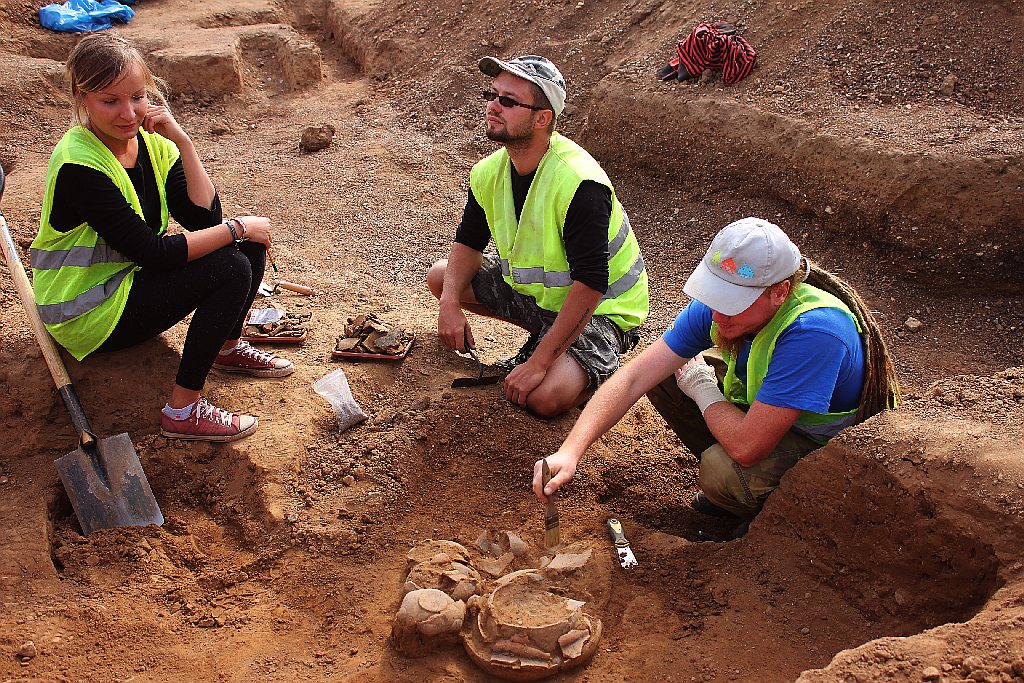 Pod Legnicą podczas budowy drogi S3 odkopali archeologiczne skarby