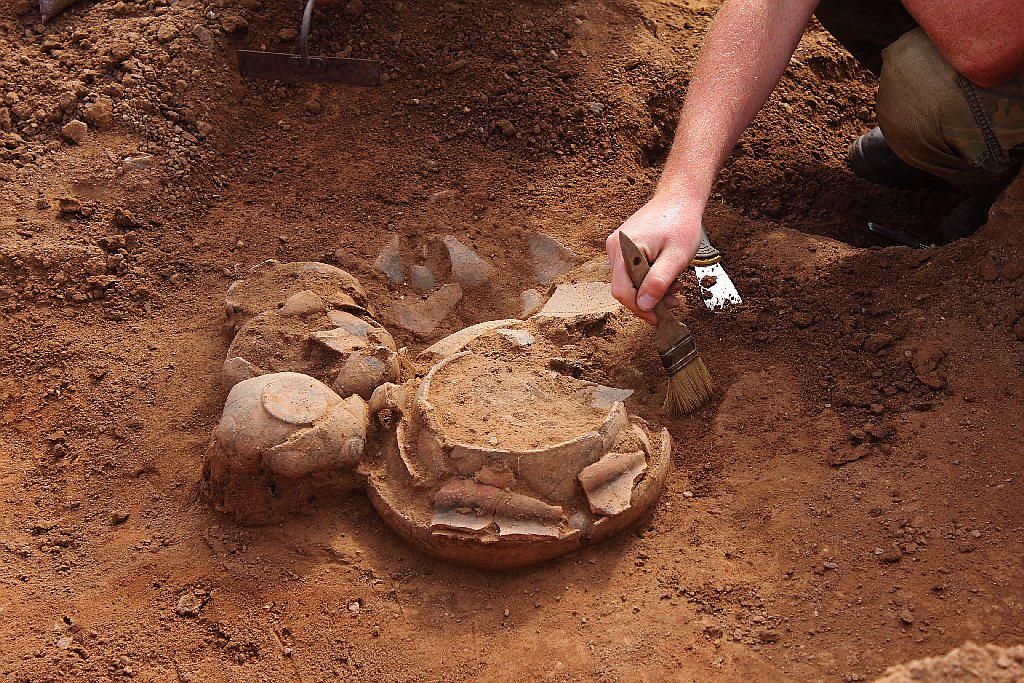 Pod Legnicą podczas budowy drogi S3 odkopali archeologiczne skarby