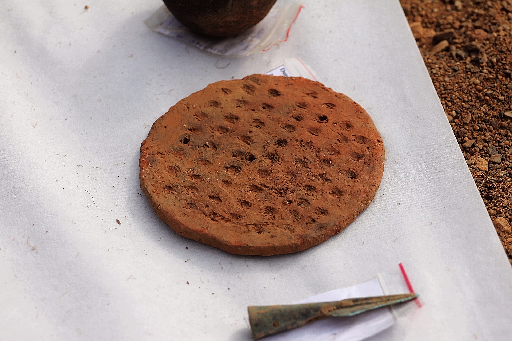 Pod Legnicą podczas budowy drogi S3 odkopali archeologiczne skarby