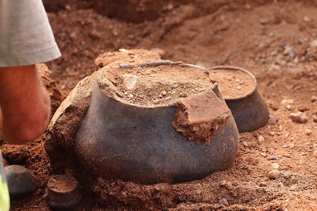 Pod Legnicą podczas budowy drogi S3 odkopali archeologiczne skarby