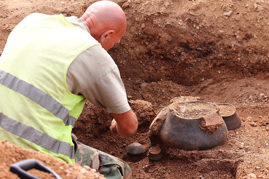 Pod Legnicą podczas budowy drogi S3 odkopali archeologiczne skarby