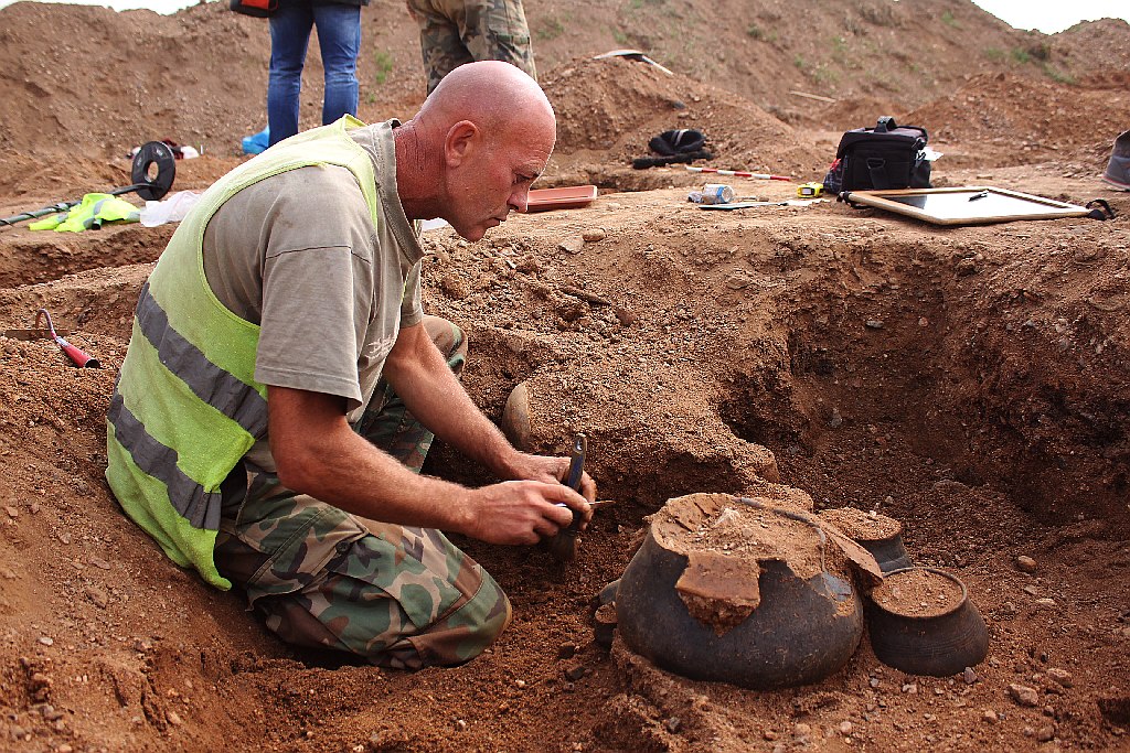 Pod Legnicą podczas budowy drogi S3 odkopali archeologiczne skarby