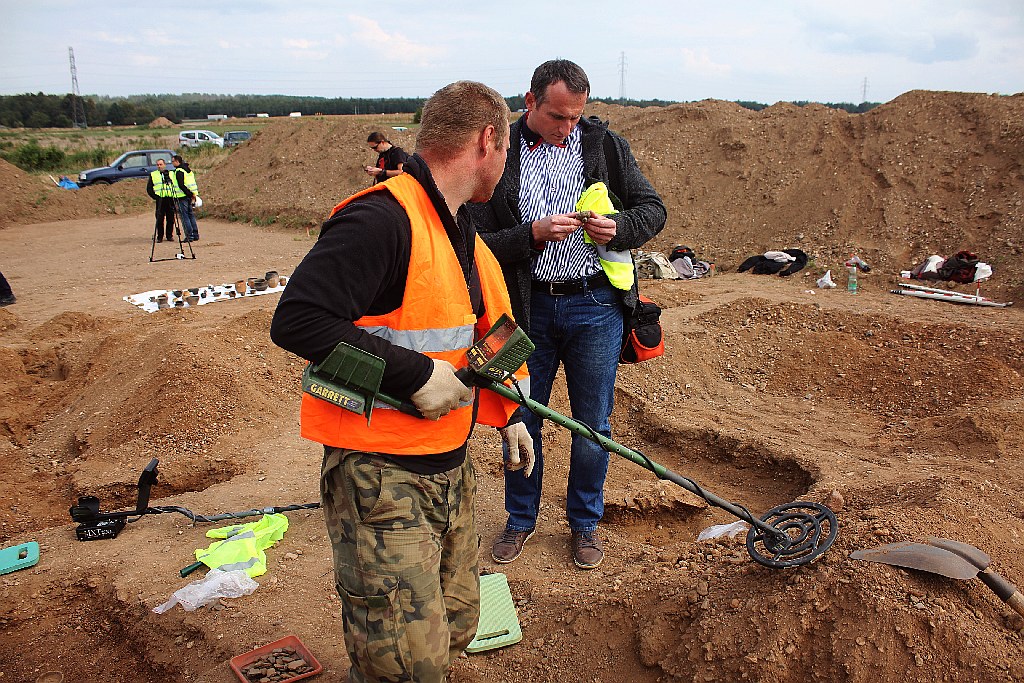 Pod Legnicą podczas budowy drogi S3 odkopali archeologiczne skarby