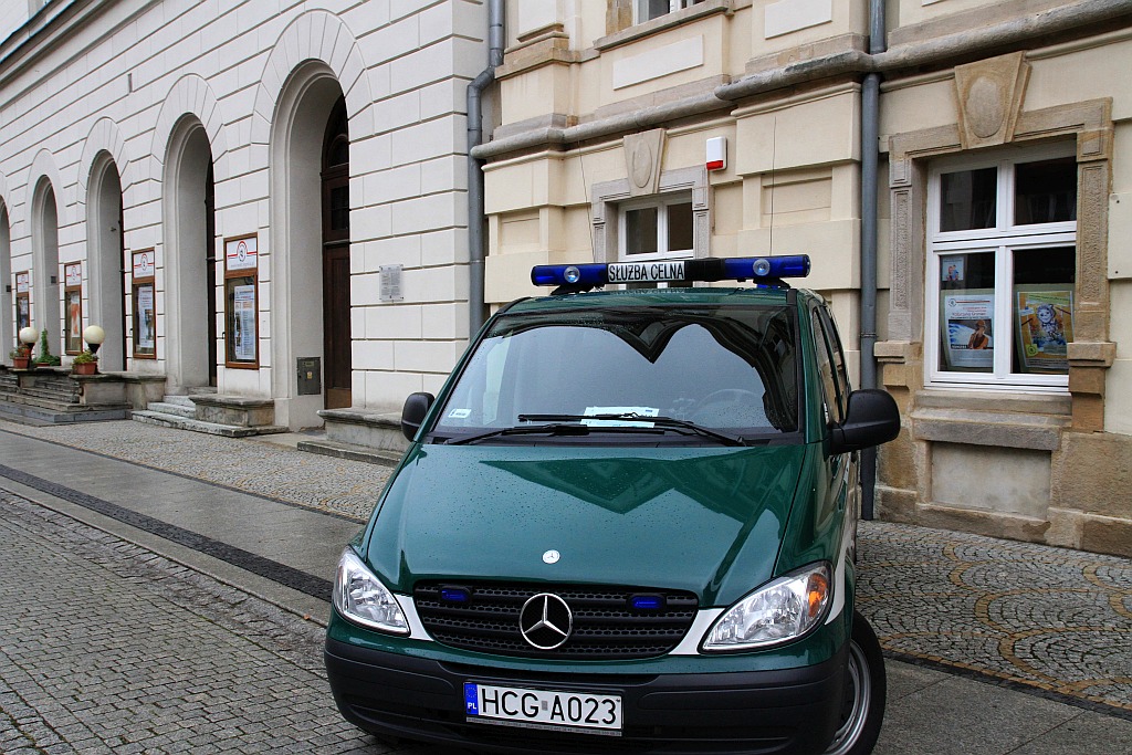 W centrum Legnicy zaroiło się od mundurów celników