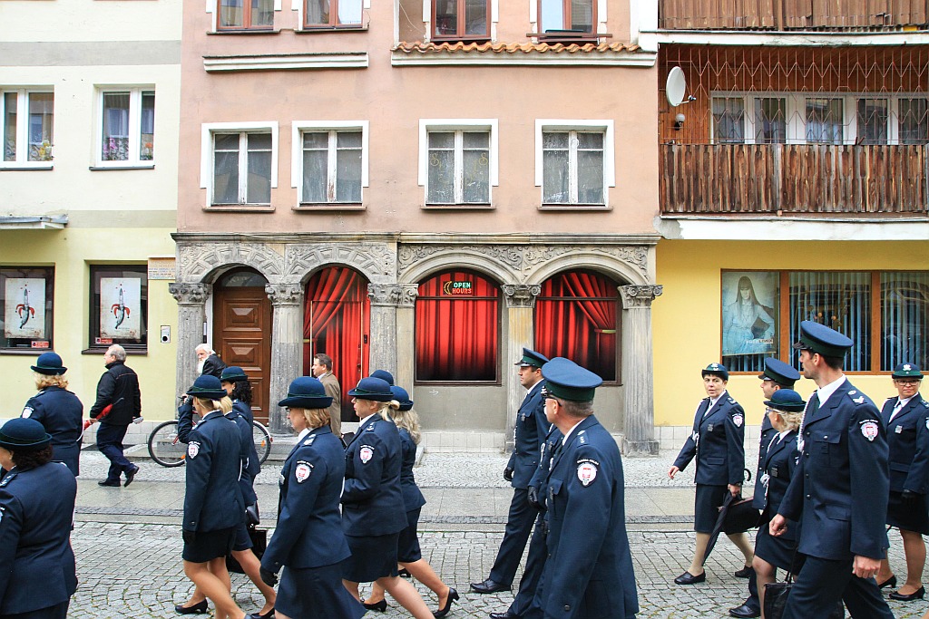 W centrum Legnicy zaroiło się od mundurów celników