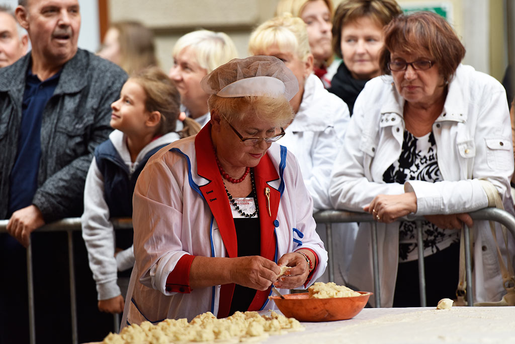 Agnieszka Kuganda najlepsza w Legnicy w lepieniu pierogów