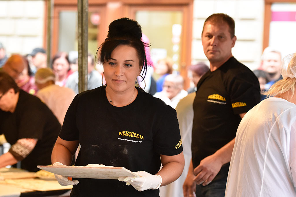 Agnieszka Kuganda najlepsza w Legnicy w lepieniu pierogów