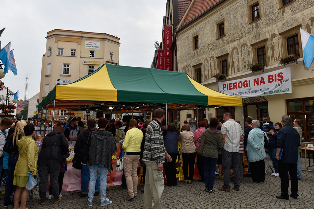 Agnieszka Kuganda najlepsza w Legnicy w lepieniu pierogów